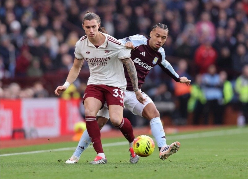 Aston Villa thiệt quân khi gặp Arsenal