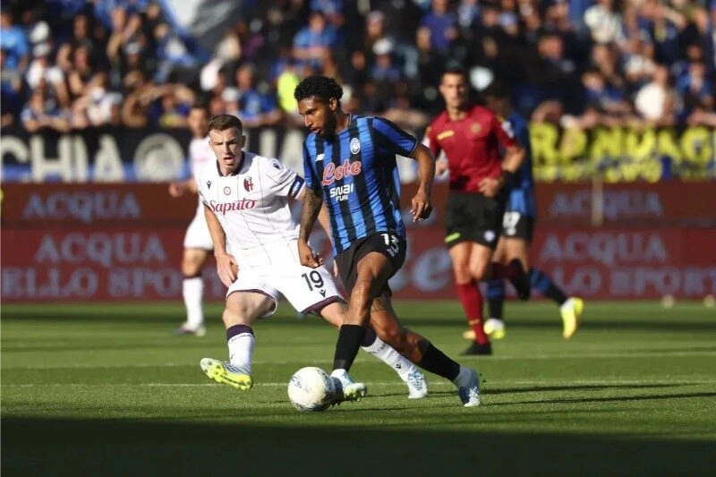 Atalanta gặp khó trước Bologna
